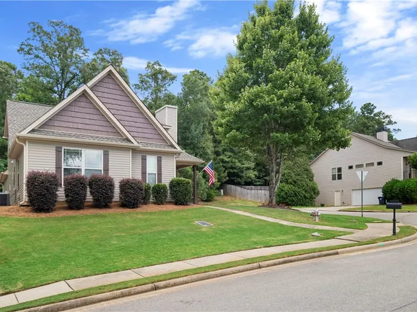 374 Lightness Dr, Auburn, AL 36832