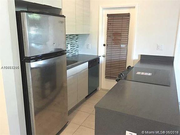 3rd image of 2430 NE 135th St APT 103