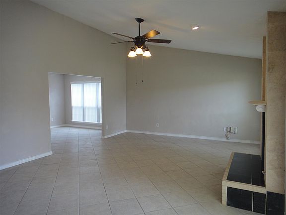 2nd image of 2306 Phoenix Dr