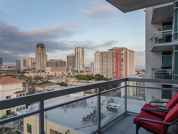 2nd image of 400 4th Ave S APT 901