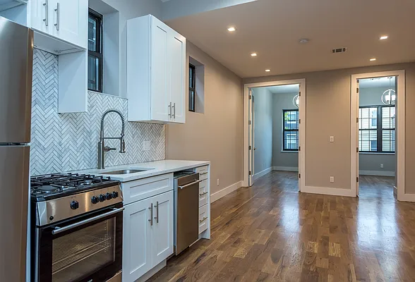 Rented by Nooklyn NYC LLC | media 12