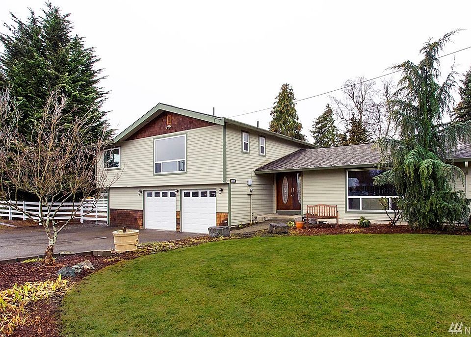 1st image of 3922 180th St E