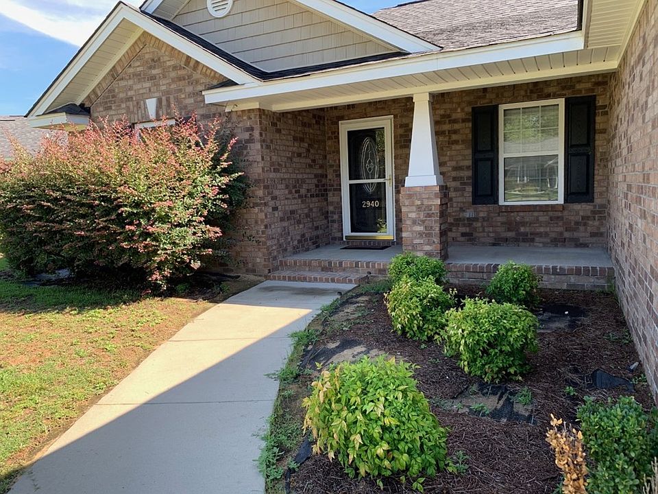 2nd image of 2940 Foxcroft Cir