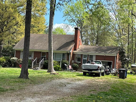 2nd image of 655 Naomi Ave