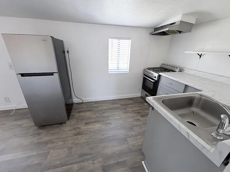 66321 Buena Vista Ave #C — Photo 3