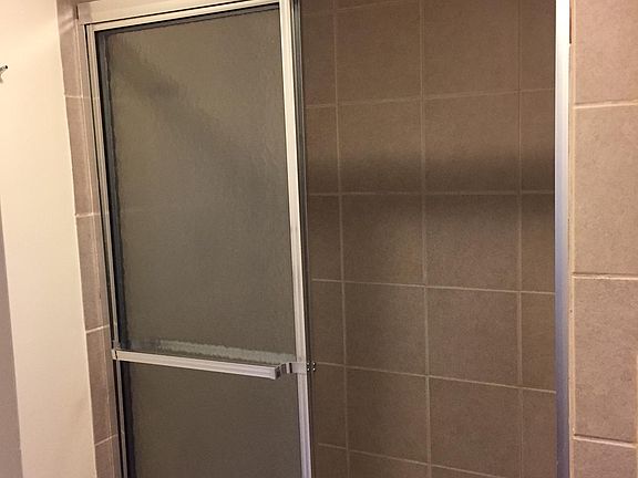 5th image of 39 Seaview Ave APT 2B