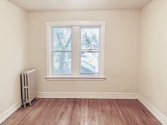 5th image of 3408 W Berteau Ave #2