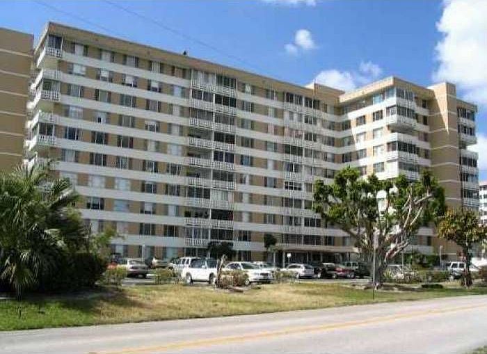 1st image of 4330 Hillcrest Dr APT 1005