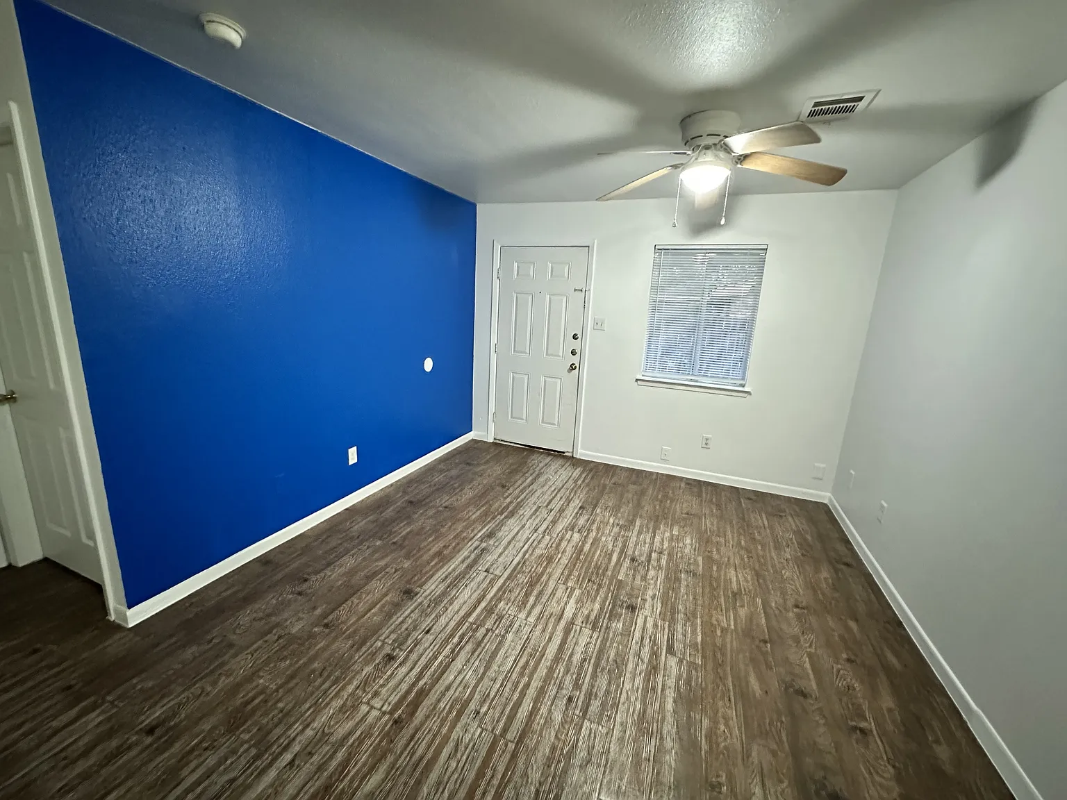 4005 Milton Street - B — Photo 1