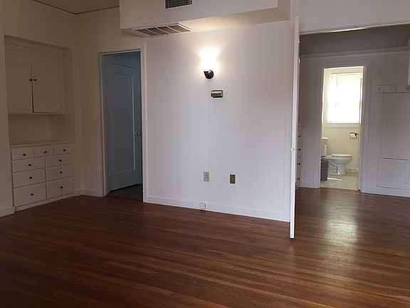 4th image of 918 26th St APT O