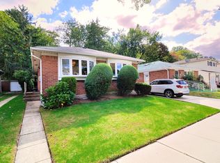 22634 77th Ave, Flushing, NY 11364
