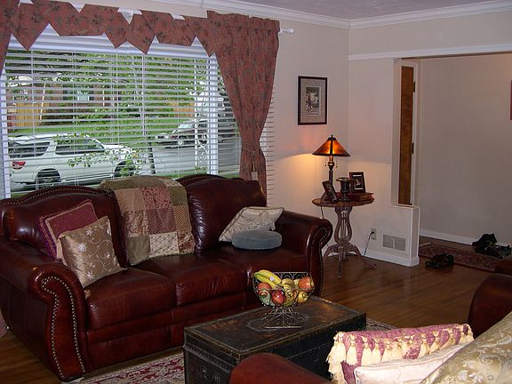 2nd image of 2204 E Emerson Ave