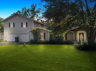 100 Ridge St, Rose Hill Acres, TX 77657