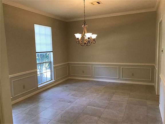 5th image of 3902 Rock Springs Dr
