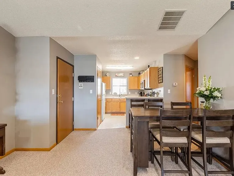 860 Magnolia Ln #5 — Photo 3