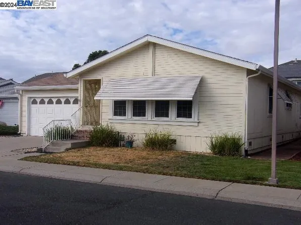 1808 Paris Ln, Antioch, CA 94509