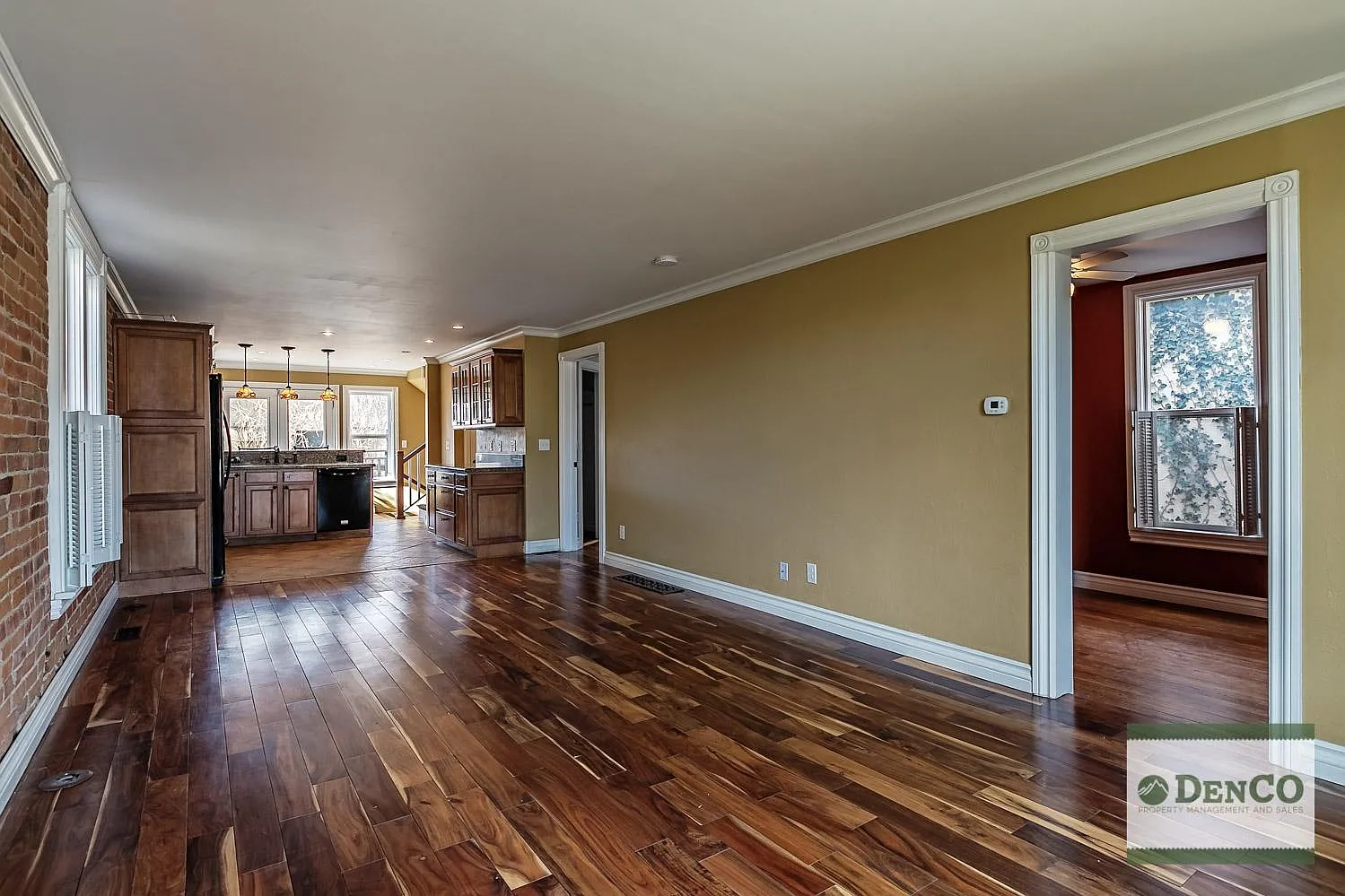 3 bed, 2400 sqft, $3,800 — Photo 4