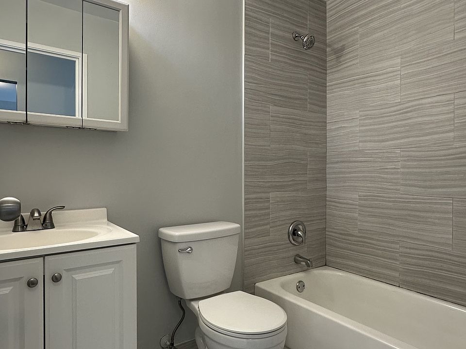 1st image of 725 Court Of Spruce APT 4