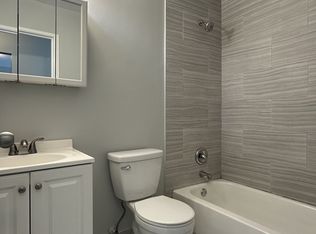 725 Court Of Spruce APT 4, Vernon Hills, IL