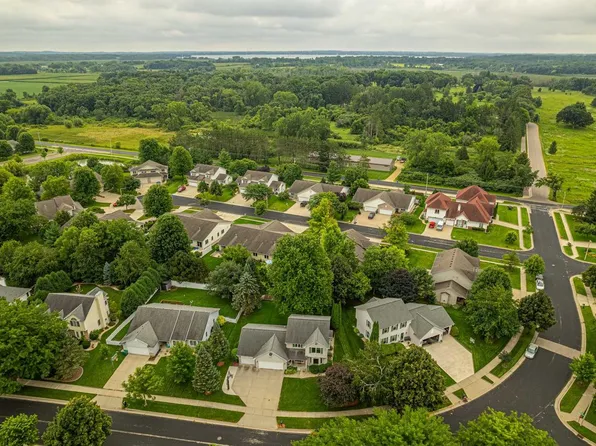 6311 HIDDEN FARM Road, Mcfarland, WI 53558