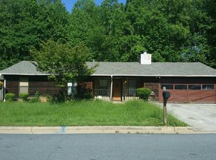 614 Pepperwood Ln, Stone Mountain, GA 30087