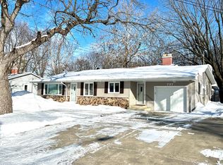 737 16th St, Manson, IA 50563