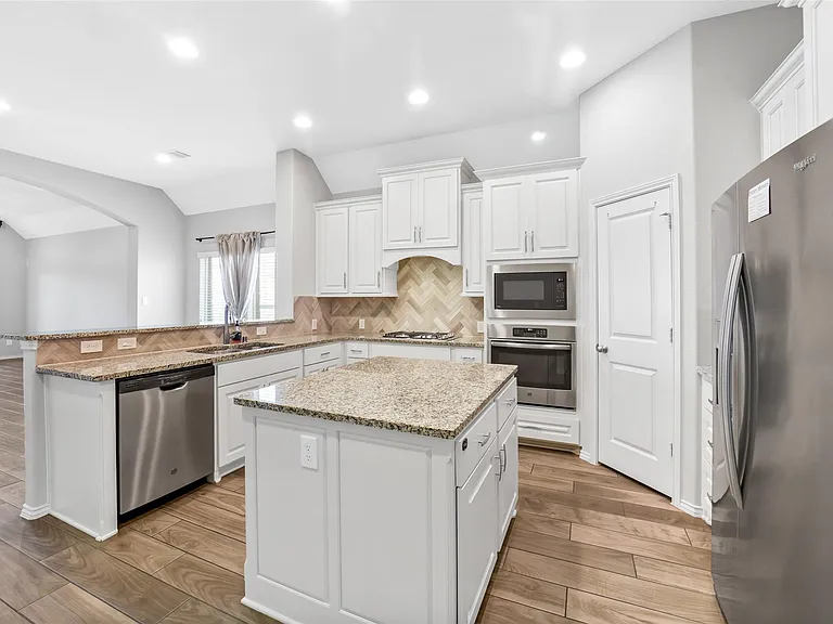 24247 Via Vitani Dr — Photo 9