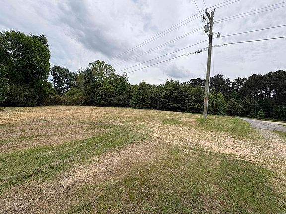 4th image of 8 Northlake Rd