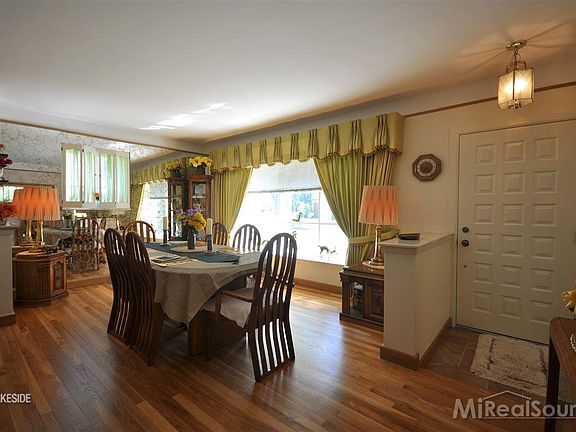 2nd image of 29877 Newport Dr