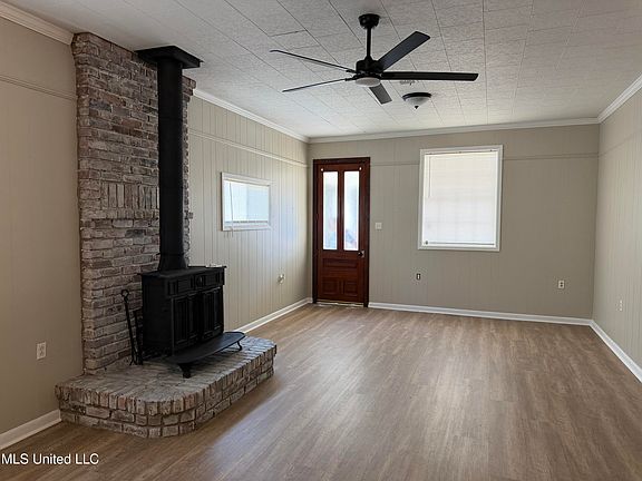 2nd image of 1304 Westwood Rd