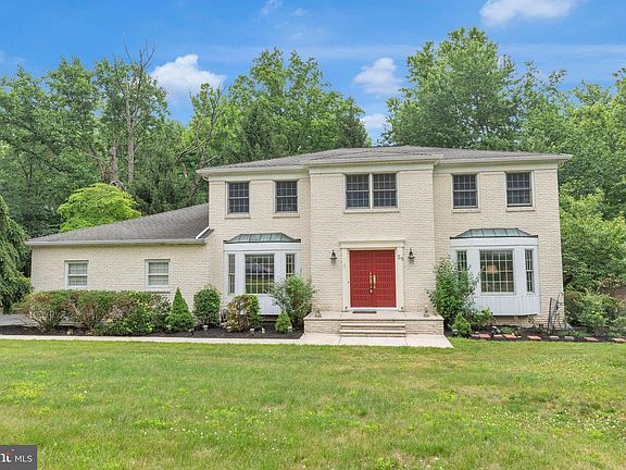 2nd image of 23 Willis Dr