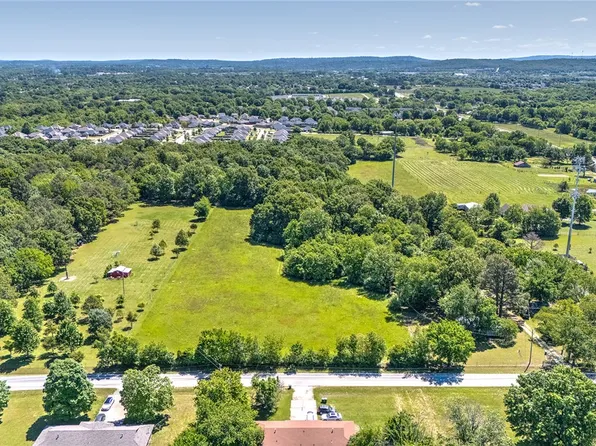 N Double Springs Rd, Fayetteville, AR 72704