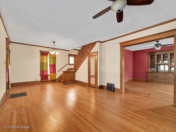 5th image of 422 E Washington St