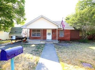 307 Washington St, Bowie, TX 76230