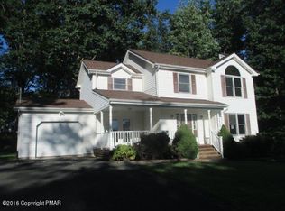 5 Lori Ln, Mount Pocono, PA 18344