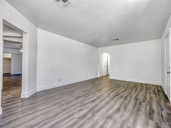 4th image of 1325 E Oakey Blvd