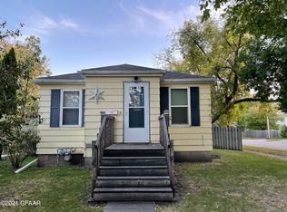 1723 9th Ave N, Grand Forks, ND 58203