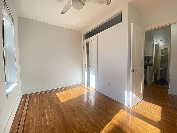 4th image of 147 Leonard St APT 4