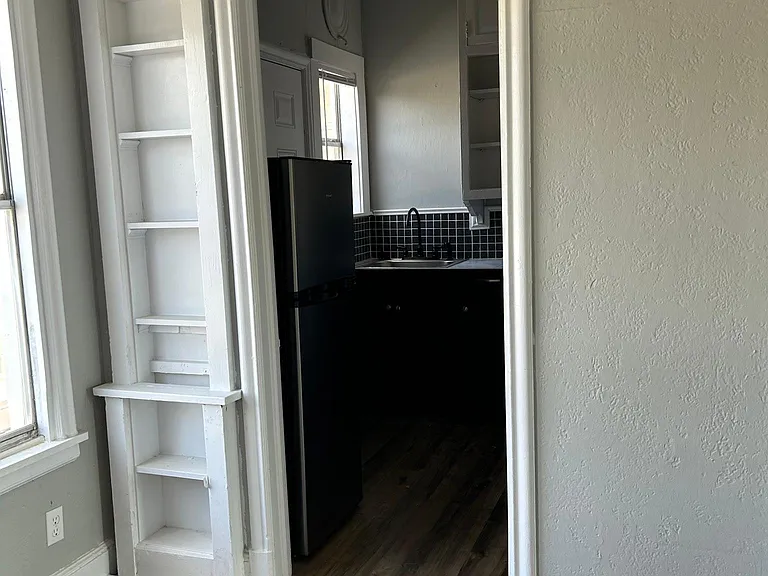 403 W Hollywood Ave #3 — Photo 7