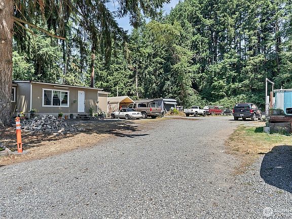 5th image of 823 128th Street SE