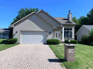 219 Thornhill Dr SW, Poplar Grove, IL 61065