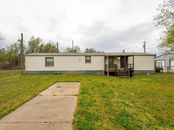 1635 S Vine St, Wichita, KS 67213