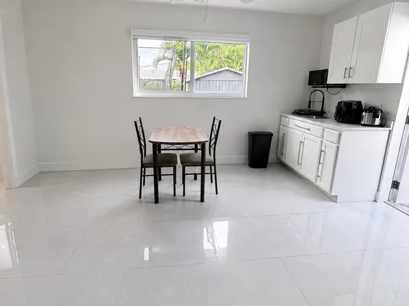 (undisclosed Address), Hollywood, FL 33021