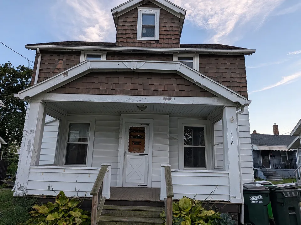 116 Oakwood St