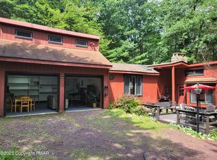 57 Split Rock Rd, Lake Harmony, PA 18624