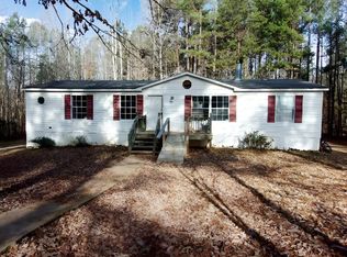 915 Mountain Hall Rd, Crewe, VA 23930