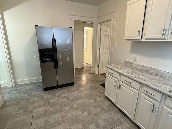 2nd image of 809 S Fred Shuttlesworth Cir APT 1