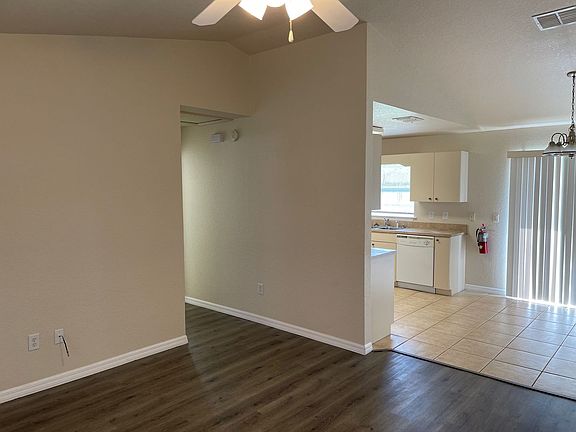 4th image of 83 Laurel Dr Unit 1