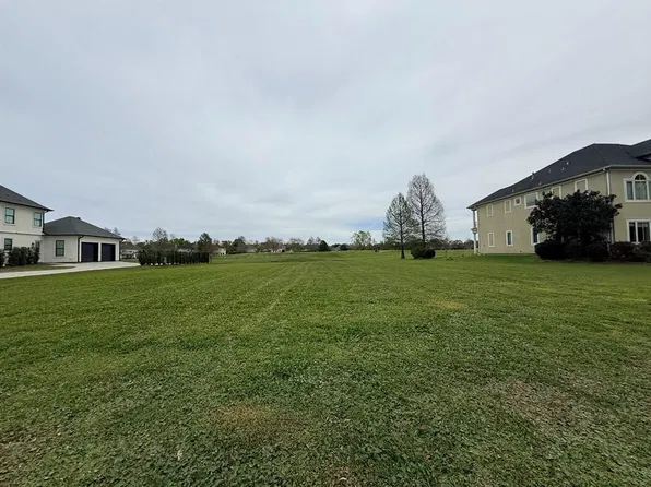 9 Eagle Point Ln, New Orleans, LA 70131