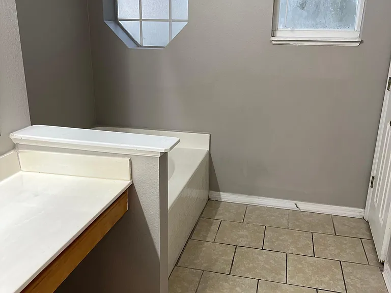 881 Vanderbilt Dr — Photo 10